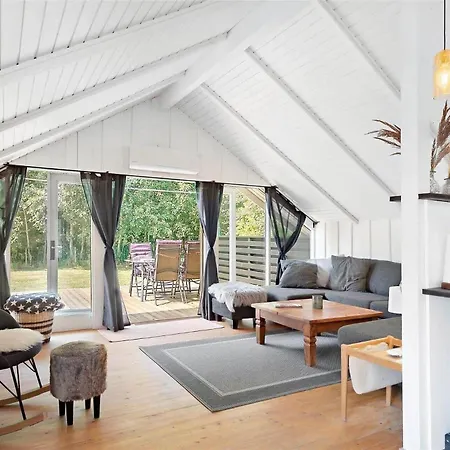 M12019-vaeggerlose-krondyrstien-51 * Bøtø By