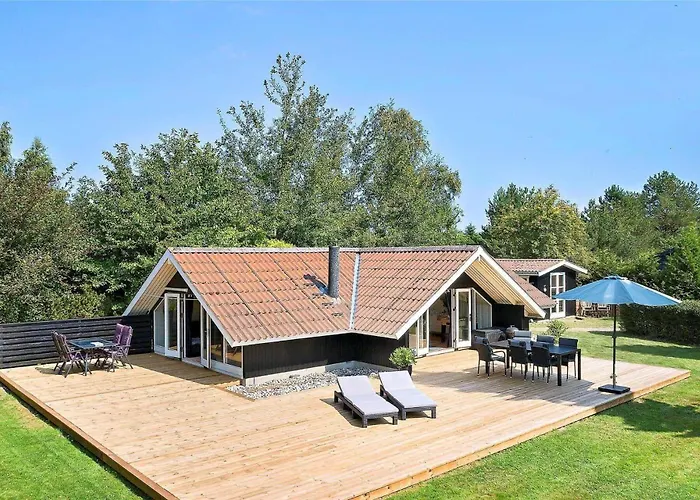 M12019-vaeggerlose-krondyrstien-51 Bøtø By