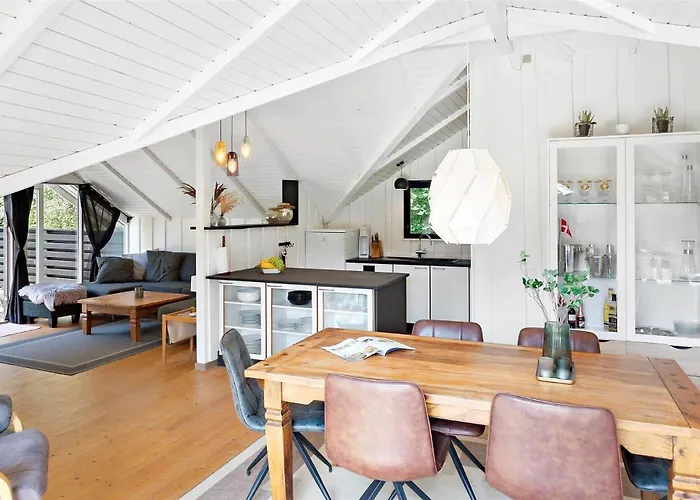 M12019-vaeggerlose-krondyrstien-51 Bøtø By